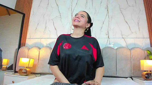 Samantha Fiire online show from 04/05/26, 12:57