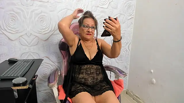 HotNana4U online show from 09/30/25, 11:15