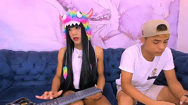 Snapshot of Bi_Loverss chatting on 10/07/25, 10:34 Bi Loverss online show from 10/07/25, 10:34