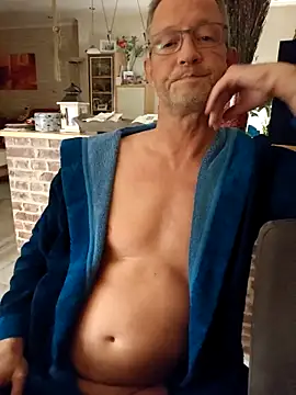 TommyTom76 online show from 10/28/25, 06:32