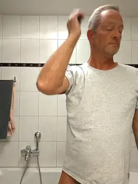 TommyTom76 online show from 12/16/25, 09:47