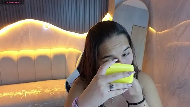 Snapshot of Saraah_Tx chatting on 11/22/25, 02:54 Saraah Tx online show from 11/22/25, 02:54