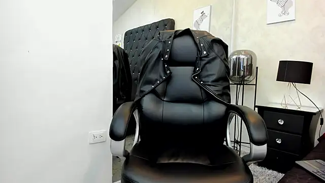 alana johnson 0 online show from 05/21/26, 12:12