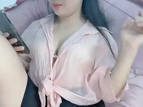 Lie liee online show from 04/18/26, 01:37