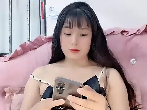 Snapshot of Lie_liee chatting on 06/25/26, 01:59 Lie liee online show from 06/25/26, 01:59