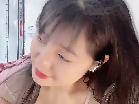 Snapshot of Lie_liee chatting on 06/26/26, 02:05 Lie liee online show from 06/26/26, 02:05