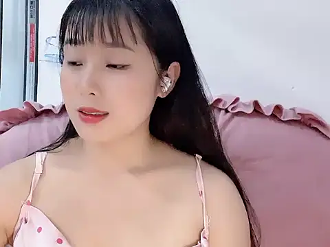 Snapshot of Lie_liee chatting on 06/26/26, 02:10 Lie liee online show from 06/26/26, 02:10