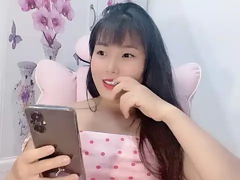 Snapshot of Lie_liee chatting on 07/08/26, 02:32 Lie liee online show from 07/08/26, 02:32