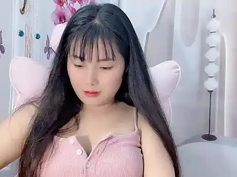 Snapshot of Lie_liee chatting on 07/13/26, 01:47 Lie liee online show from 07/13/26, 01:47