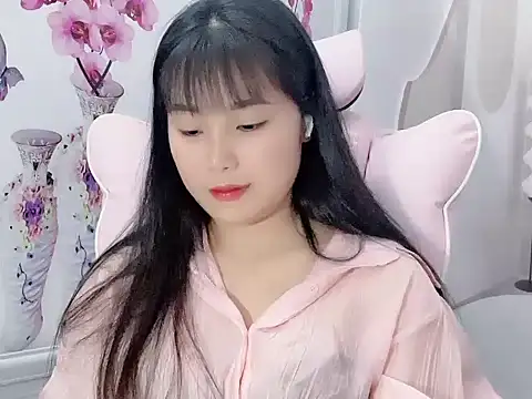 Snapshot of Lie_liee chatting on 07/16/26, 02:56 Lie liee online show from 07/16/26, 02:56