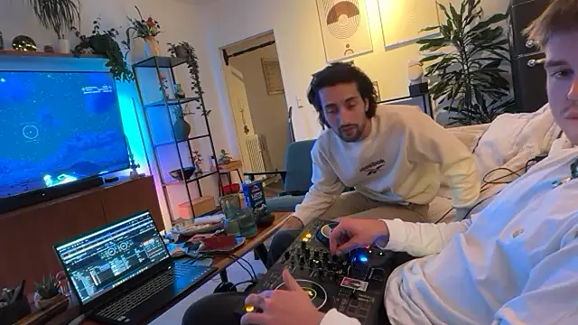 Passion-Frucht online show from 09/28/25, 03:23