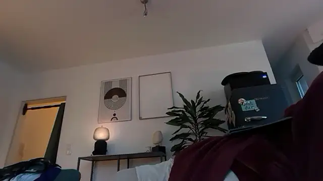 Passion-Frucht online show from 11/05/25, 04:07