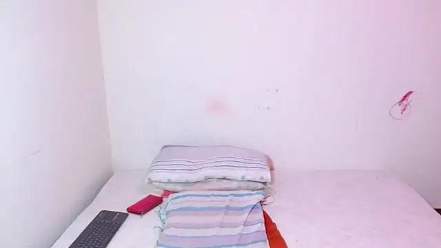 lorenacapelli online show from 11/21/25, 08:07