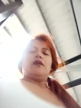 Tiffany-Parker  online show from 10/03/25, 12:24