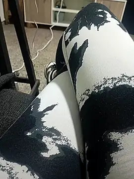 Valentino2325 online show from 10/19/25, 02:23