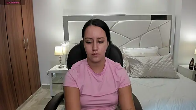 Natasha Kiim  online show from 04/16/26, 03:40