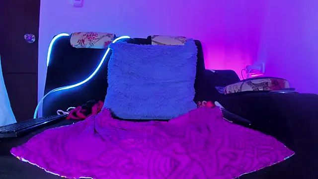 naty hot4uu online show from 02/19/26, 03:19