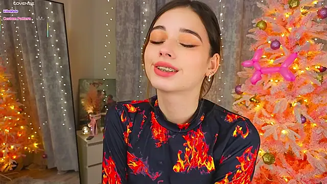 LunaraRada online show from 12/16/25, 05:40