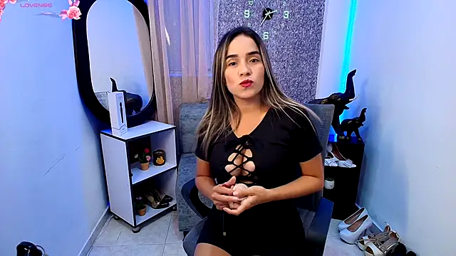 Sally Ricci online show from 11/18/25, 01:00