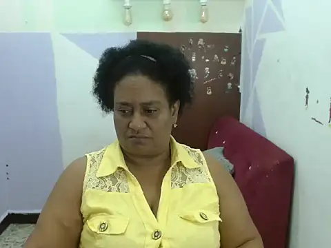 Snapshot of Sharon-liee chatting on 01/15/26, 07:39 Sharon-liee online show from 01/15/26, 07:39