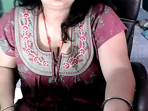 BABITA KUMARII online show from 11/18/25, 05:01