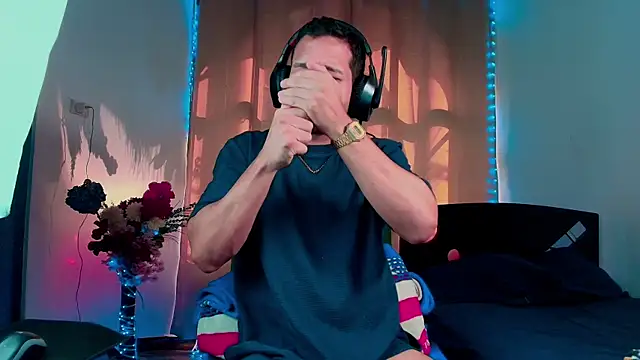 LucasGaeel online show from 10/16/25, 08:10