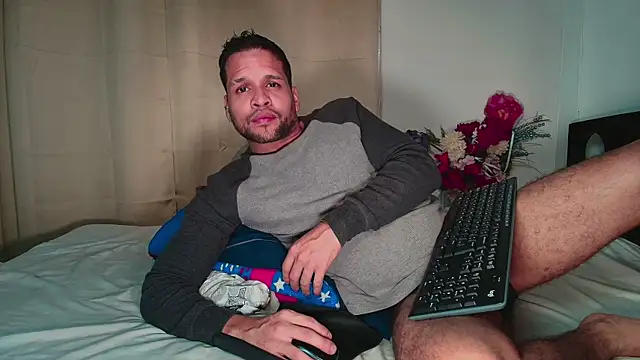 LucasGaeel online show from 01/12/26, 03:56