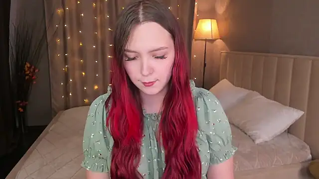 Snapshot of Monica__Queen chatting on 10/13/25, 05:29 Monica Queen online show from 10/13/25, 05:29