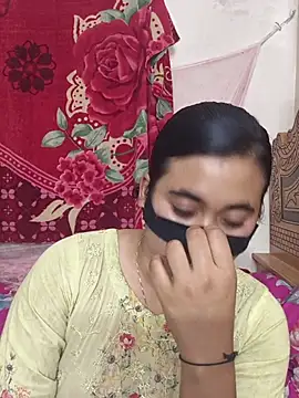 Love Queen11 online show from 02/17/26, 04:02