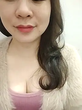 Girl Shy2000 online show from 02/04/26, 11:42