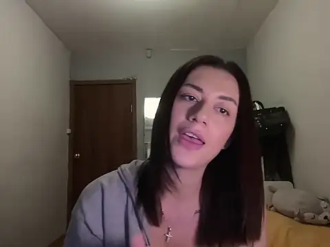Zoryella online show from 10/23/25, 03:33