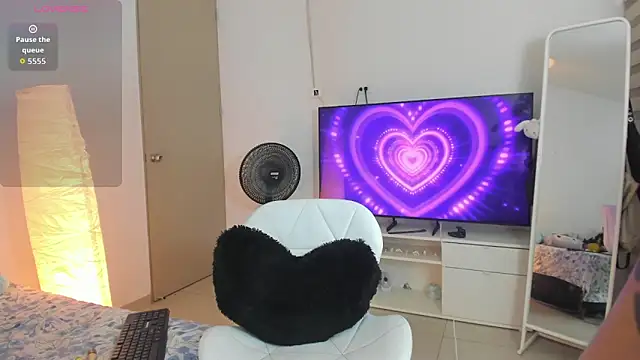 addison sparkle online show from 02/04/26, 07:03