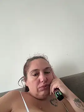 Eleanorxx online show from 10/16/25, 09:10