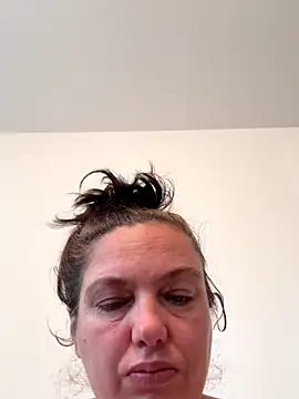 Eleanorxx online show from 10/28/25, 08:29