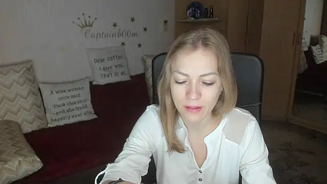 Tiffany Bates online show from 10/30/25, 03:30