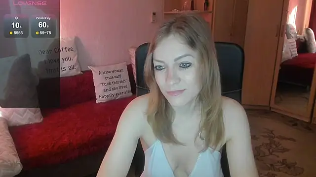 Snapshot of Tiffany_Bates chatting on 06/10/26, 03:29 Tiffany Bates online show from 06/10/26, 03:29