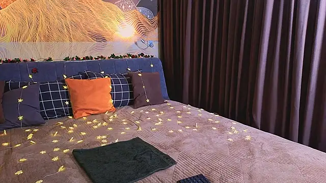 MilaYumi online show from 03/26/26, 08:53