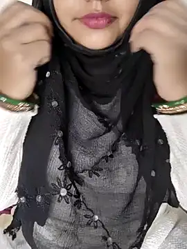 Snapshot of Miss_Rose__ chatting on 10/04/25, 06:50 Miss Rose   online show from 10/04/25, 06:50