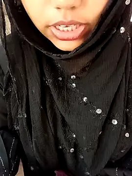 Snapshot of Miss_Rose__ chatting on 10/29/25, 11:45 Miss Rose   online show from 10/29/25, 11:45