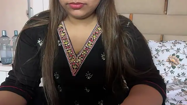 Snapshot of Miss_Rose__ chatting on 06/22/26, 06:27 Miss Rose online show from 06/22/26, 06:27