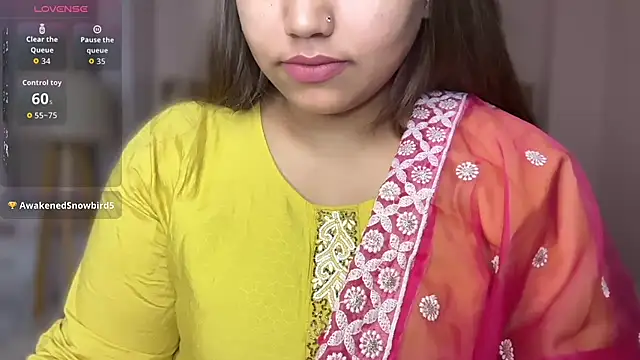 Snapshot of Miss_Rose__ chatting on 07/19/26, 05:00 Miss Rose online show from 07/19/26, 05:00