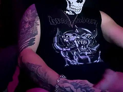 Snapshot of Sinner___ chatting on 11/04/25, 01:59 Sinner    online show from 11/04/25, 01:59