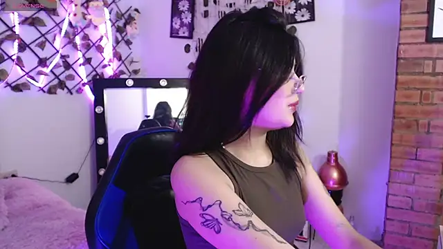 isa bunny18 online show from 10/08/25, 03:15