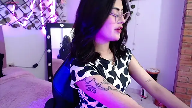 isa bunny18 online show from 10/21/25, 02:23