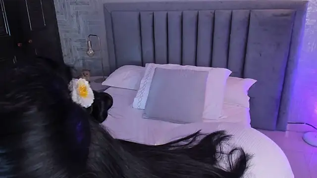 EmmaBlossom online show from 04/12/26, 12:43