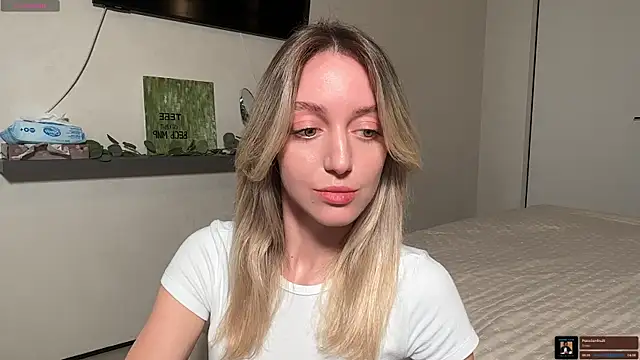 SophieBelll online show from 11/13/25, 11:20