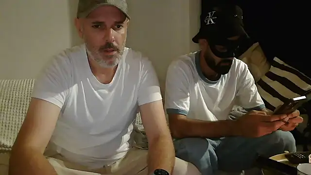 Snapshot of Young_Arab_and_Gay_Daddy chatting on 10/07/25, 07:00 Young Arab and Gay Daddy online show from 10/07/25, 07:00