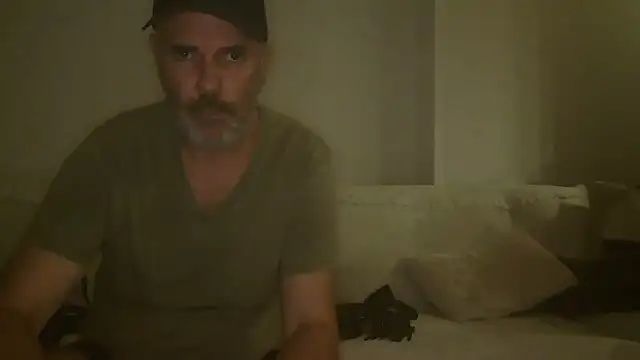 Snapshot of Young_Arab_and_Gay_Daddy chatting on 10/13/25, 05:13 Young Arab and Gay Daddy online show from 10/13/25, 05:13