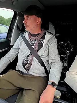 Snapshot of Young_Arab_and_Gay_Daddy chatting on 11/14/25, 04:06 Young Arab and Gay Daddy online show from 11/14/25, 04:06