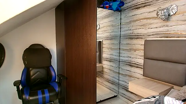 Lovers 21 online show from 12/01/25, 09:31